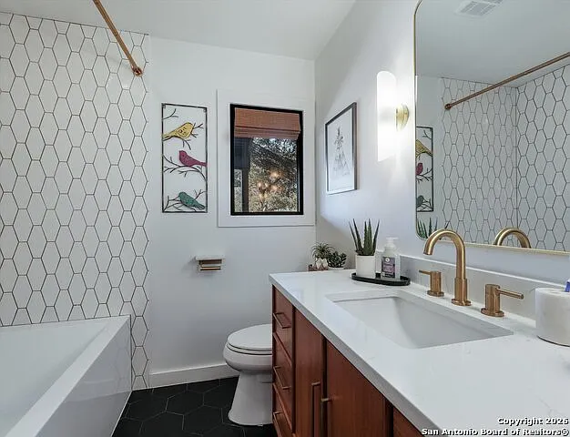 130 Brees Blvd — Photo 10