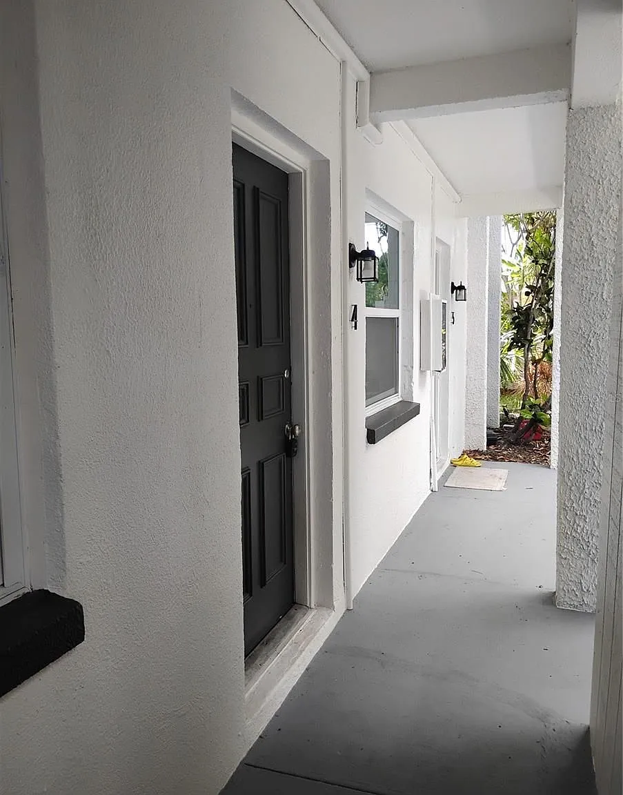 116 SW Jefferson Cir N — Photo 1