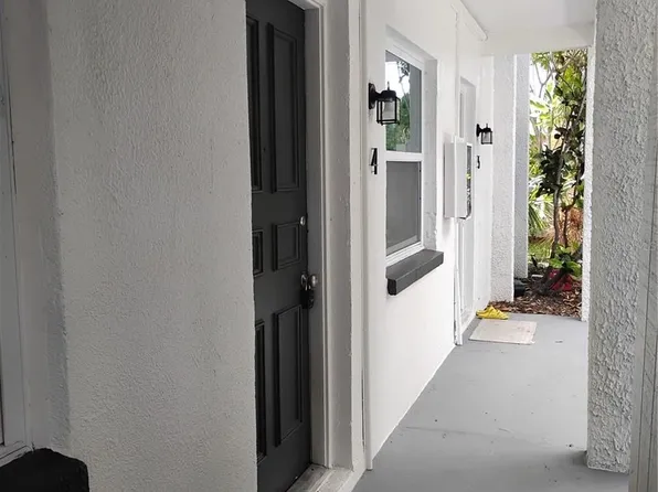 116 SW Jefferson Cir N #4, Saint Petersburg, FL 33703