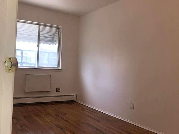 3rd image of 164 Johnson Ave #4A