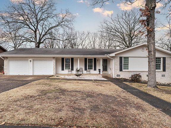 2nd image of 4005 Royal Oak Dr