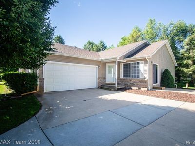 8890 Redstone Dr, Pinckney, MI, 48169
