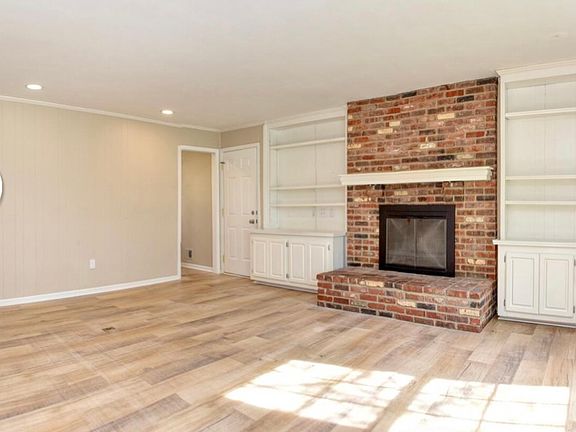 3rd image of 10245 Briar Creek Ln