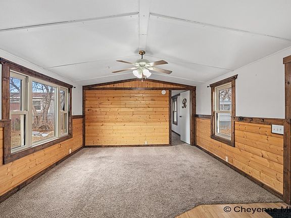 5th image of 402 Williams St