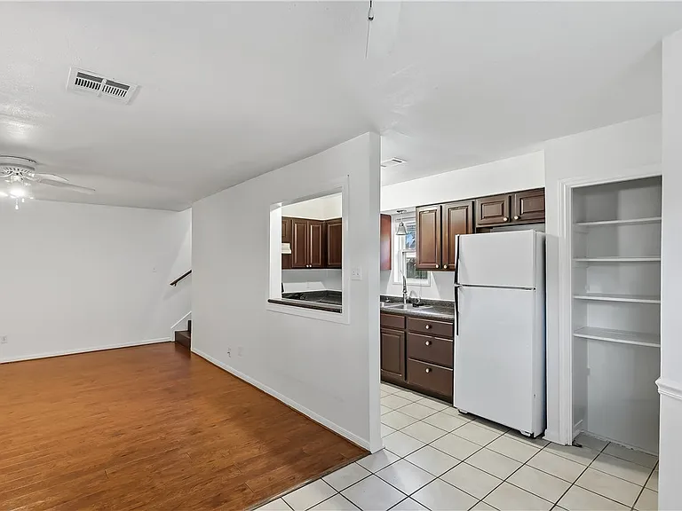 1521 Hawk Tree Dr — Photo 10
