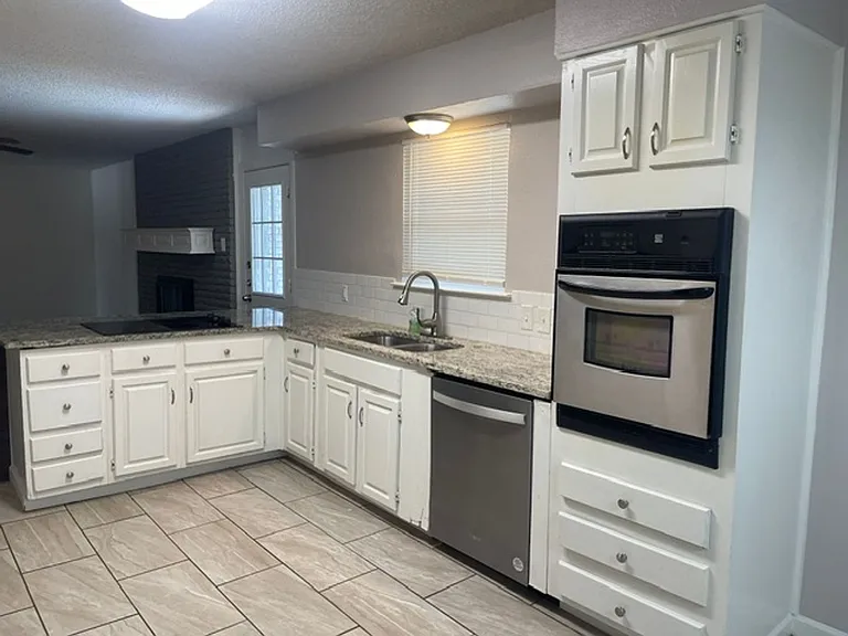 2232 Shady Brook Dr — Photo 8