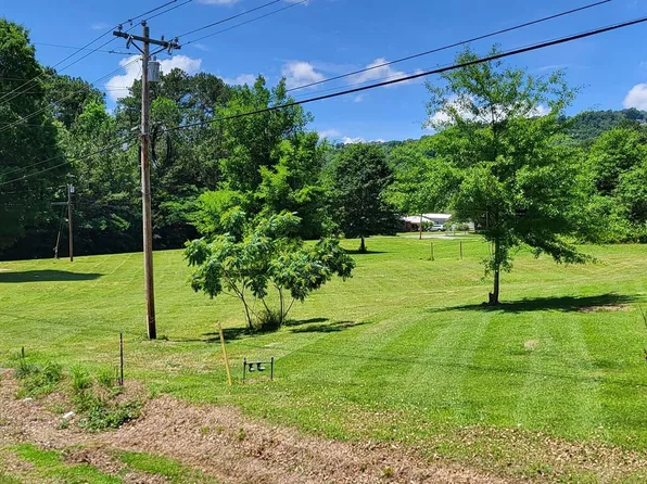 24 Lake Dr, Scottsboro, AL 35769