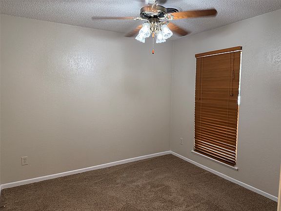 5th image of 2641 Raintree Cir