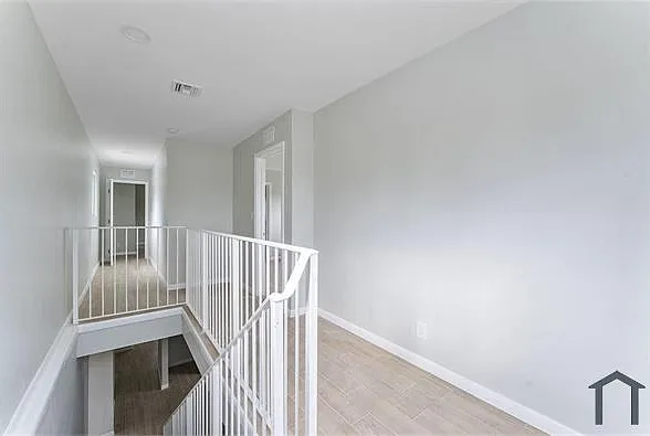 1451 SW 5th Ave — Photo 5