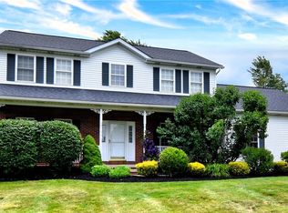 6967 Auburn Ridge Rd, Painesville, OH 44077
