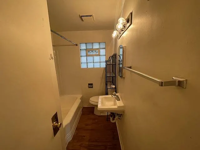 2 bed, 800 sqft, $1,490 — Photo 3