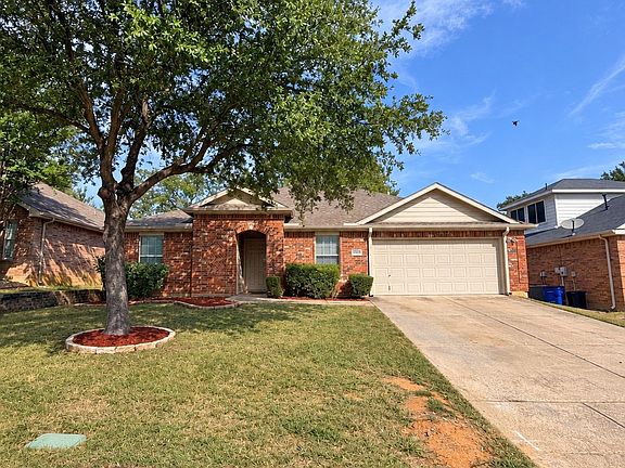 3rd image of 1314 Maple Terrace Dr