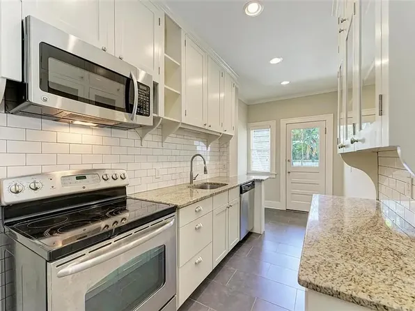 HUGE Historic 1-Bedroom with Laundry Included, 2114 W Dekle Ave APT 2, Tampa, FL 33606