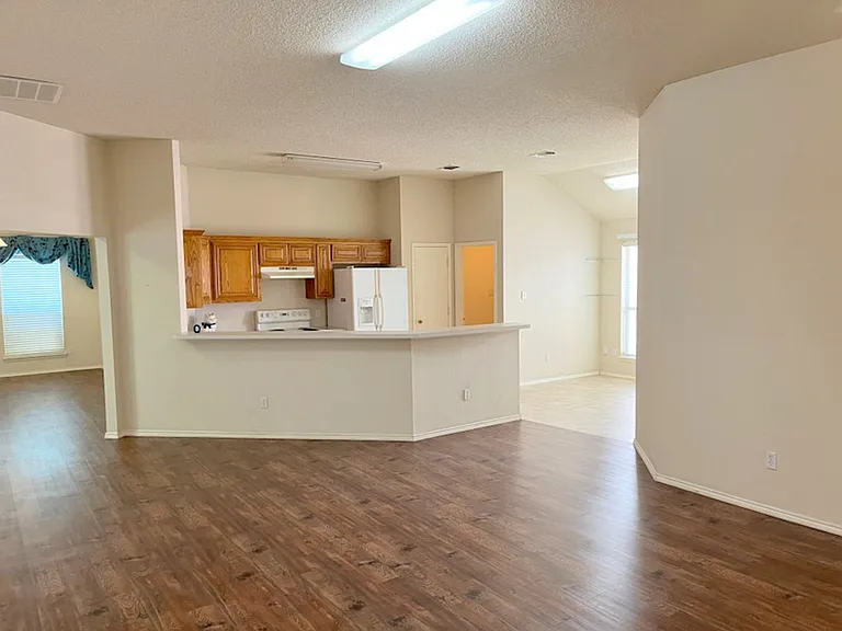8055 Raleigh Dr — Photo 7