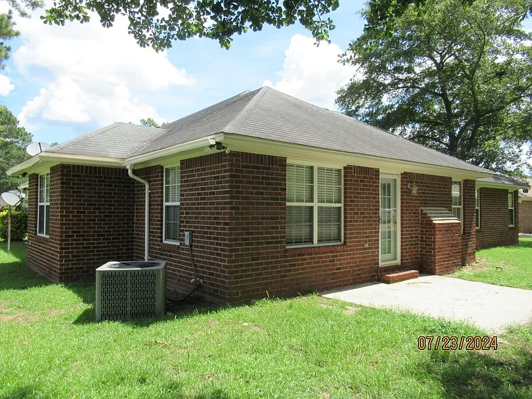 3590 Oleander Dr — Photo 27