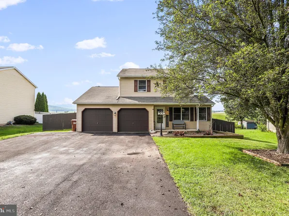 206 Hickory Dr, Fayetteville, PA 17222