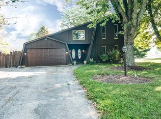 135 Voyage Dr, Eaton, OH 45320