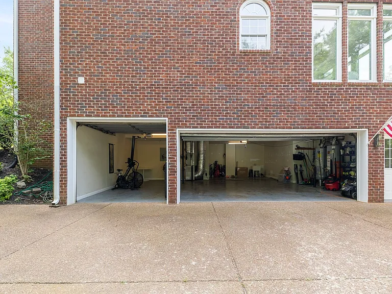 9435 Norwood Dr — Photo 63
