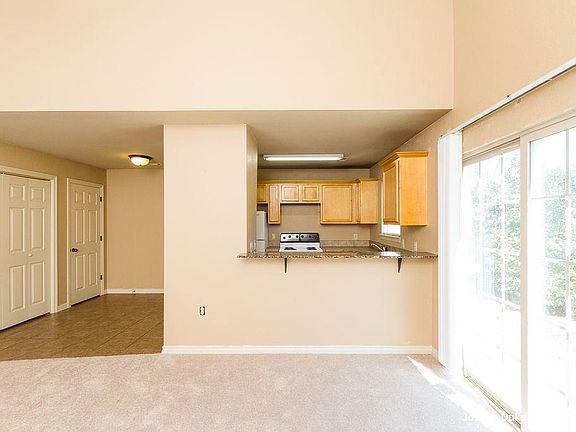 5th image of 1780 N Chestnut Ave