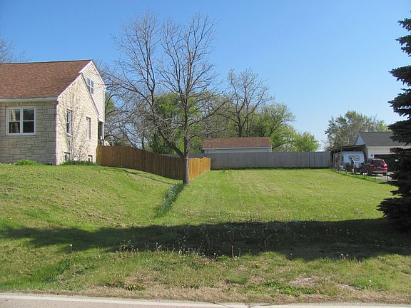 4th image of 3829 E Garden Pl