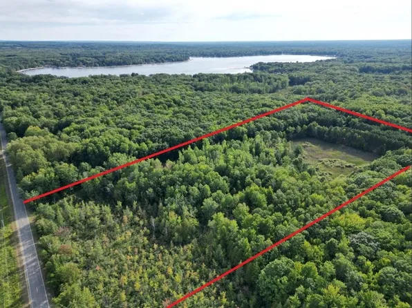 9490 Partridge Ave, Lake, MI 48632