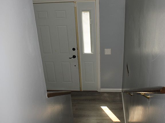 2nd image of 700 25th Ave NW