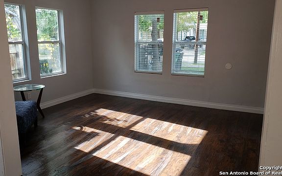 4th image of 730 Texas Ave