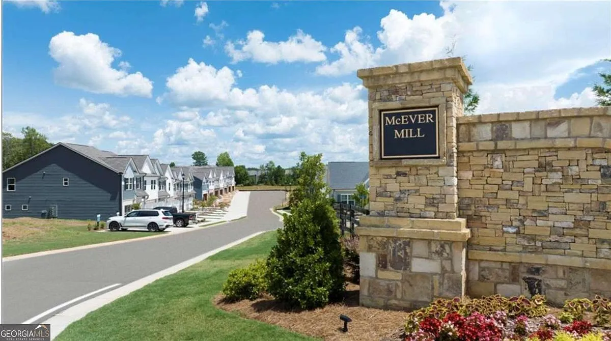 3 bed, 2.5 bath, 1675 sqft, $2,150 — Photo 1