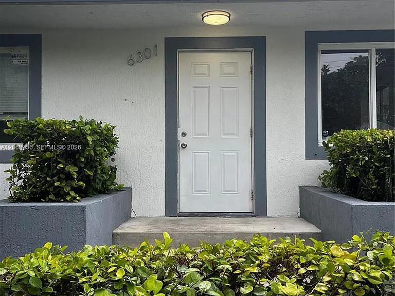 6301 NW 1st Pl — Photo 1