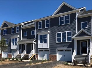 35 Park Ave, Mystic, CT 06355