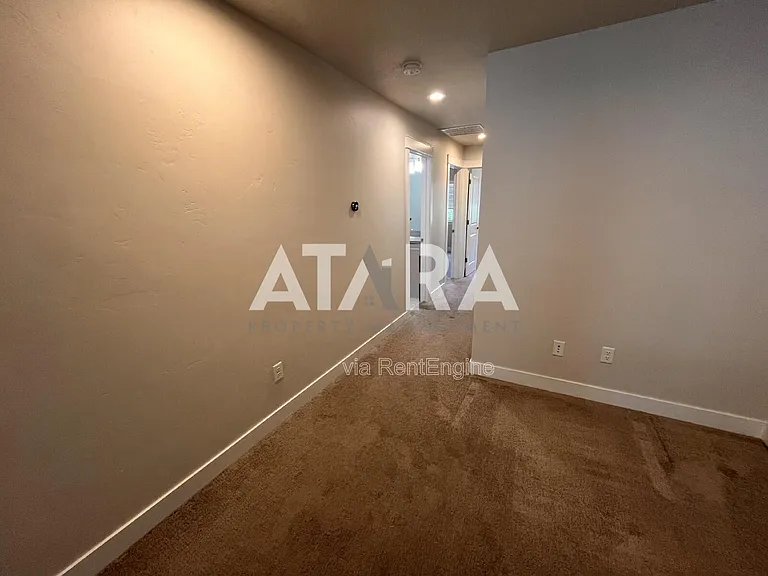 291 E Grace Ln — Photo 19