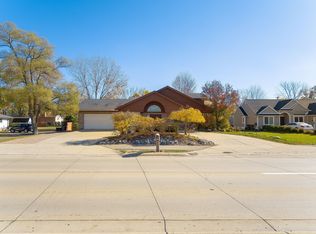 3427 Crooks Rd, Rochester Hills, MI 48309