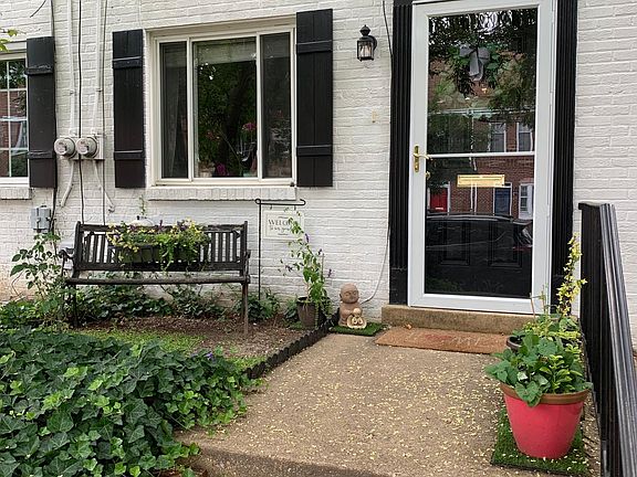 3rd image of 214 S West St