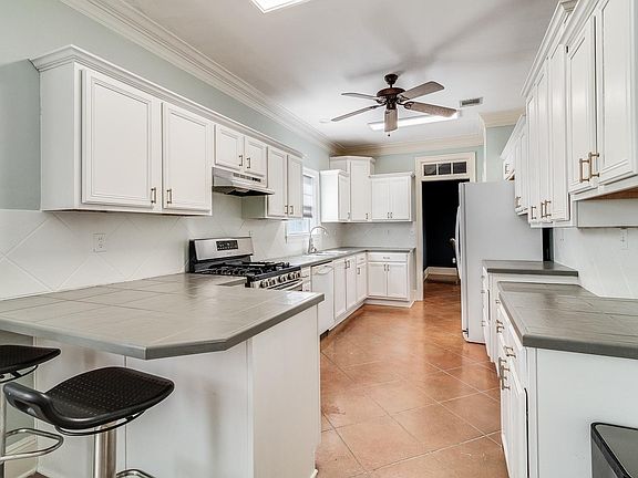 3rd image of 126 Briarmeadow Dr