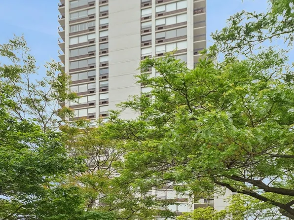 1460 N Sandburg Ter APT 2207, Chicago, IL 60610