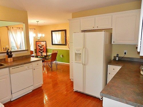 2nd image of 3923 Ravensfield Dr