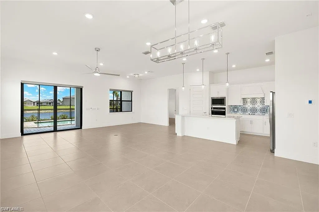 4 bed, 3.0 bath, 2080 sqft, $3,500 — Photo 4