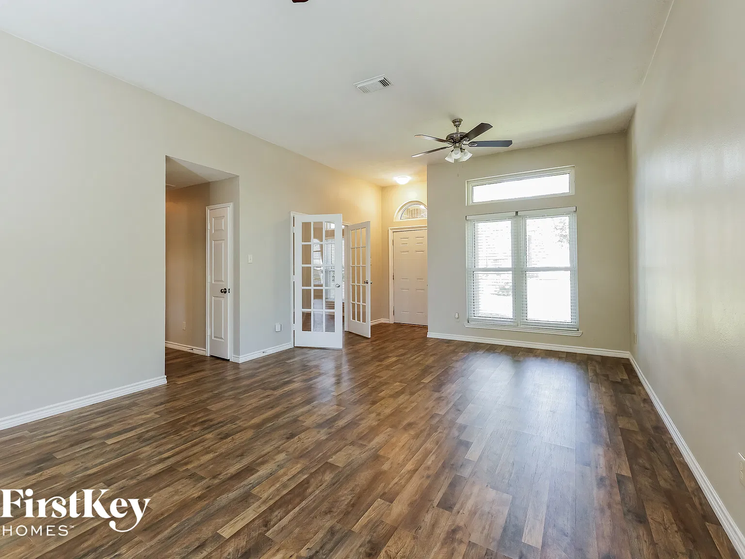 4 bed, 2.0 bath, 2071 sqft, $2,650 — Photo 4