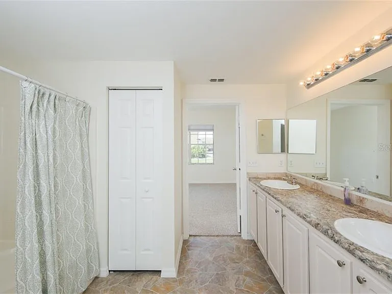 Primary bath - So spacious!
