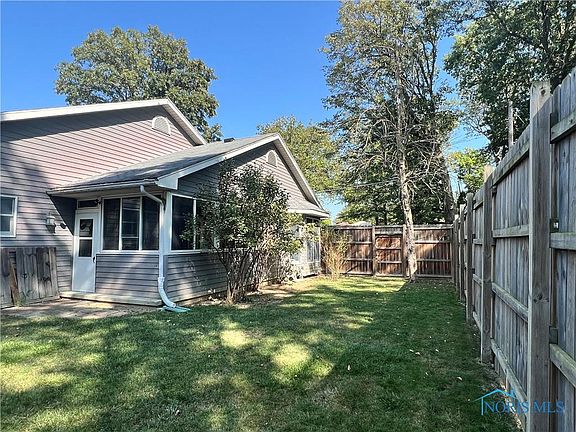 5th image of 1831 Queenswood Dr