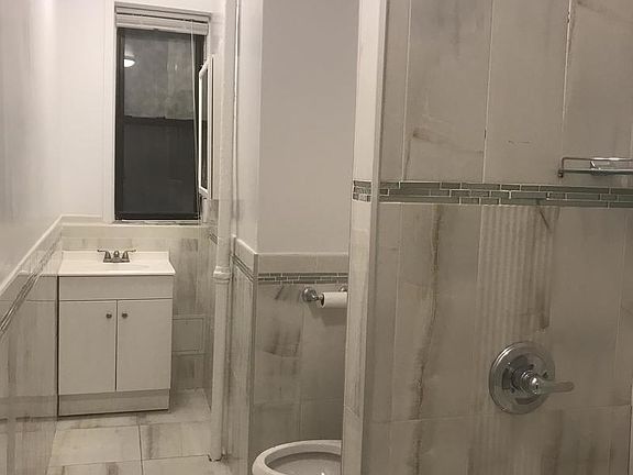 5th image of 231 W 96th St APT 7D