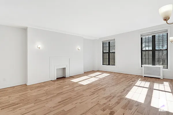 Rented by REZI | media 31