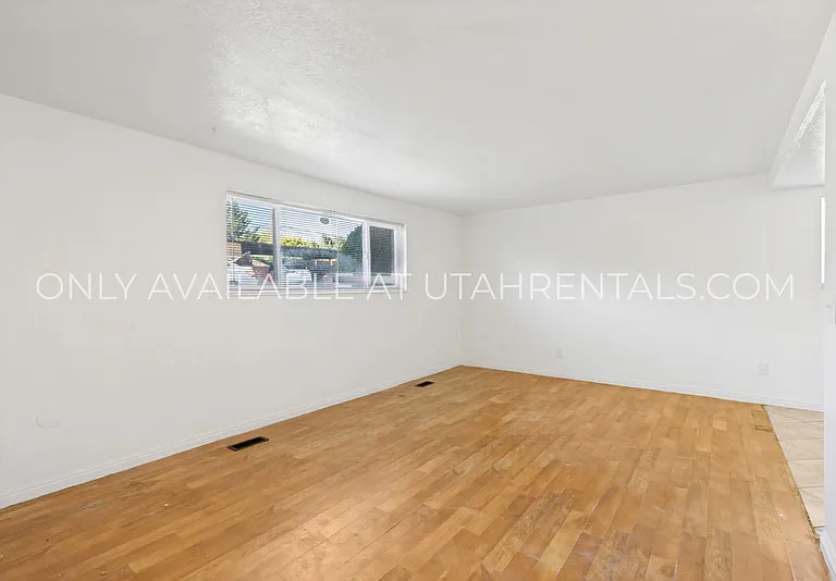 228 W Foxbridge Dr — Photo 3