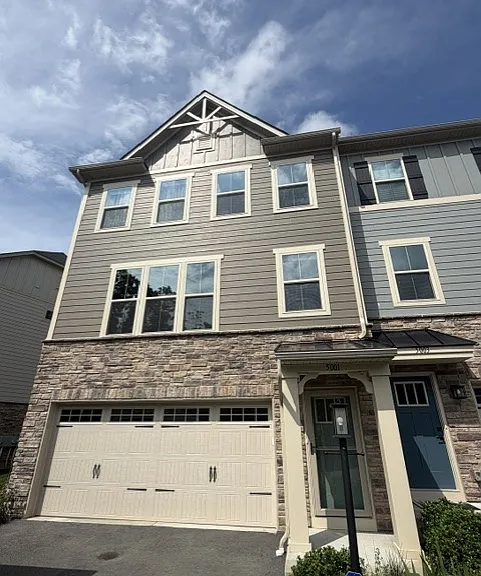 5001 Lampl Ln — Photo 1