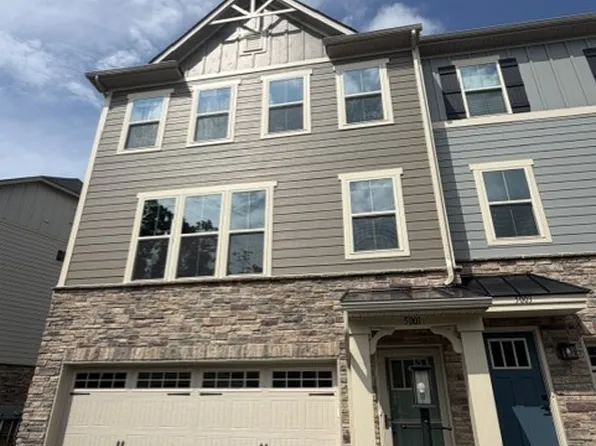 5001 Lampl Ln, Jeannette, PA 15644
