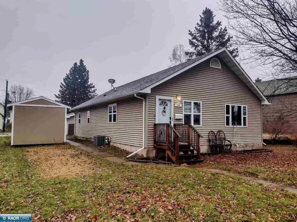 304 7th St SW, Chisholm, MN 55719