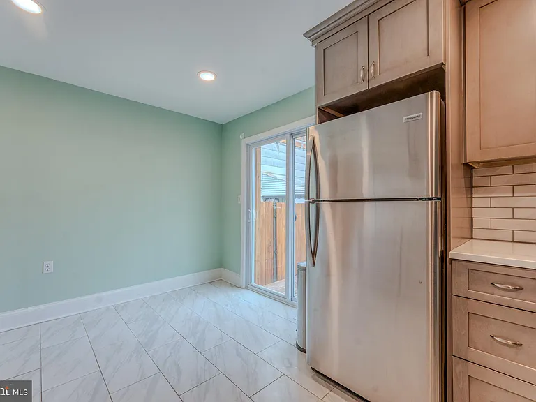 365 Prince St — Photo 16
