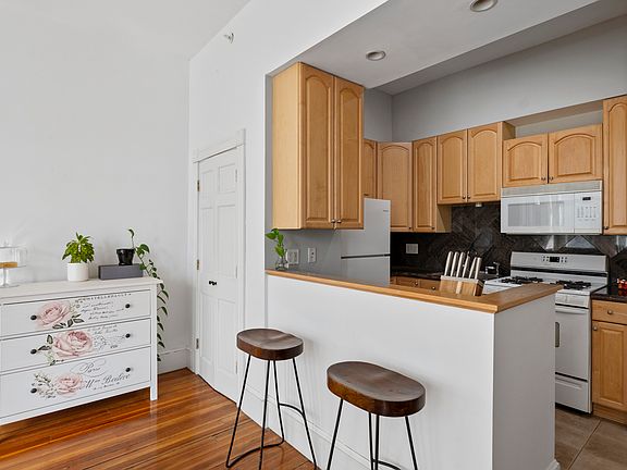 3rd image of 99 Washington St Unit 21