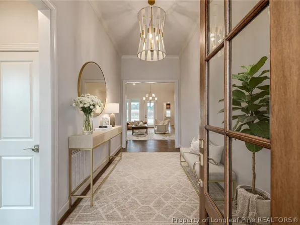 401 Bridgewater Dr, Sanford, NC 27330