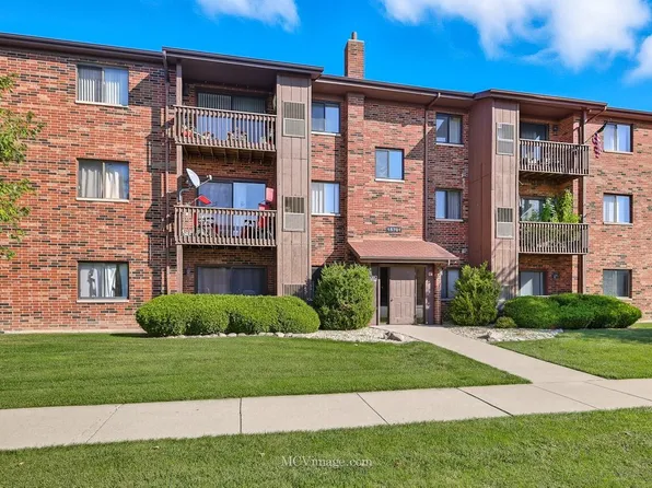 15701 Peggy Ln APT 3, Oak Forest, IL 60452